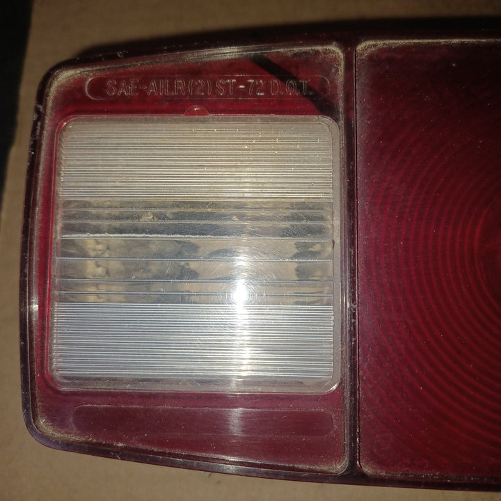 Used Microflex SAE-AILR(2) ST-72 D.O.T Taillight Assembly - Young Farts RV Parts