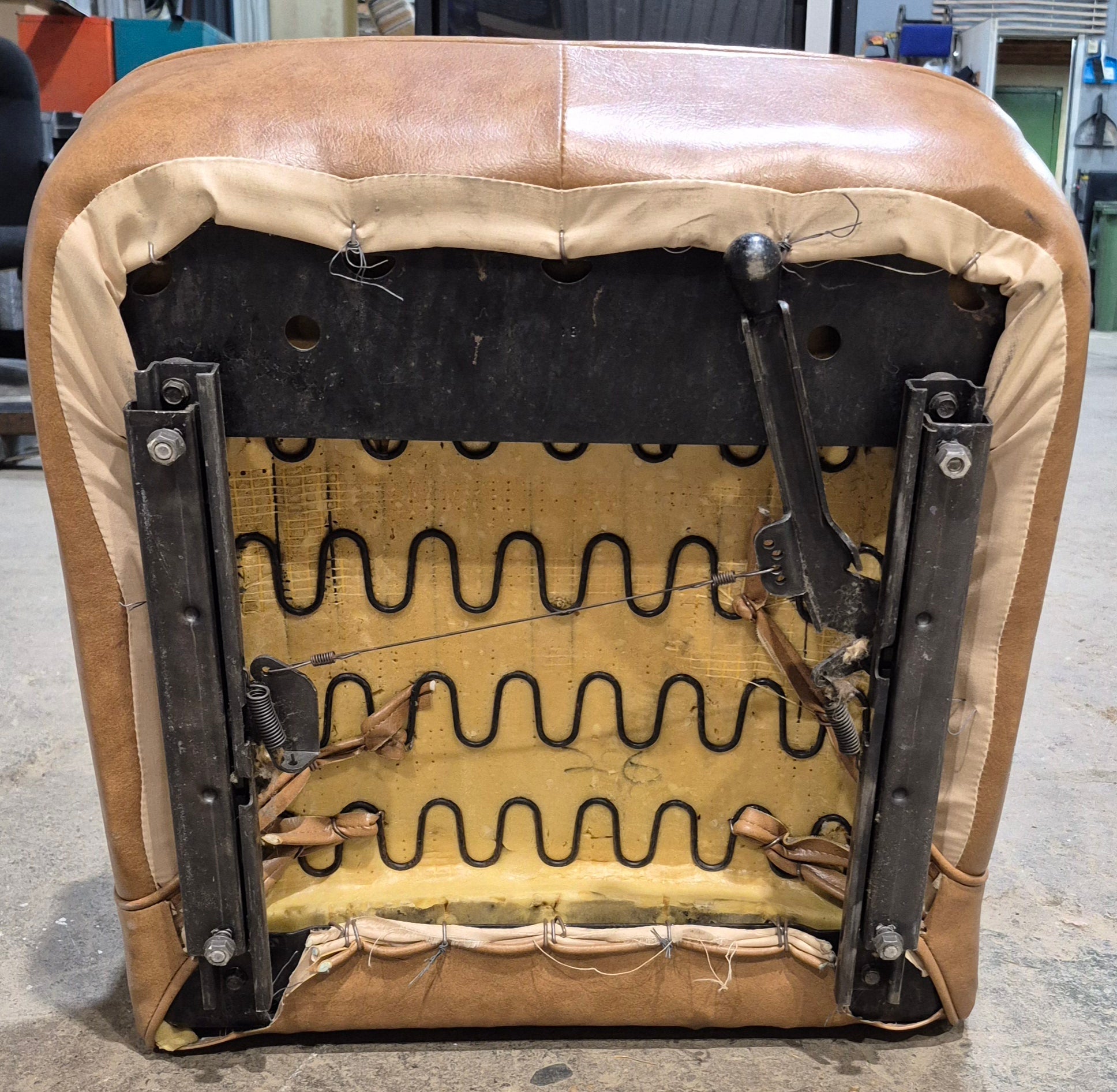 Used Motorhome Captain Chair - Young Farts RV Parts