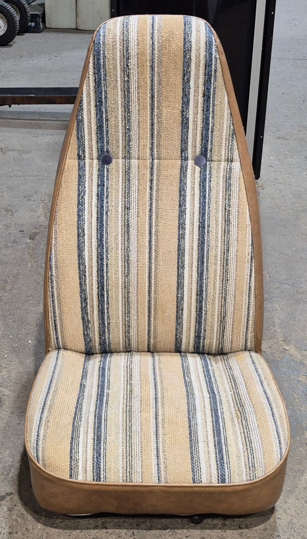 Used Motorhome Captain Chair - Young Farts RV Parts