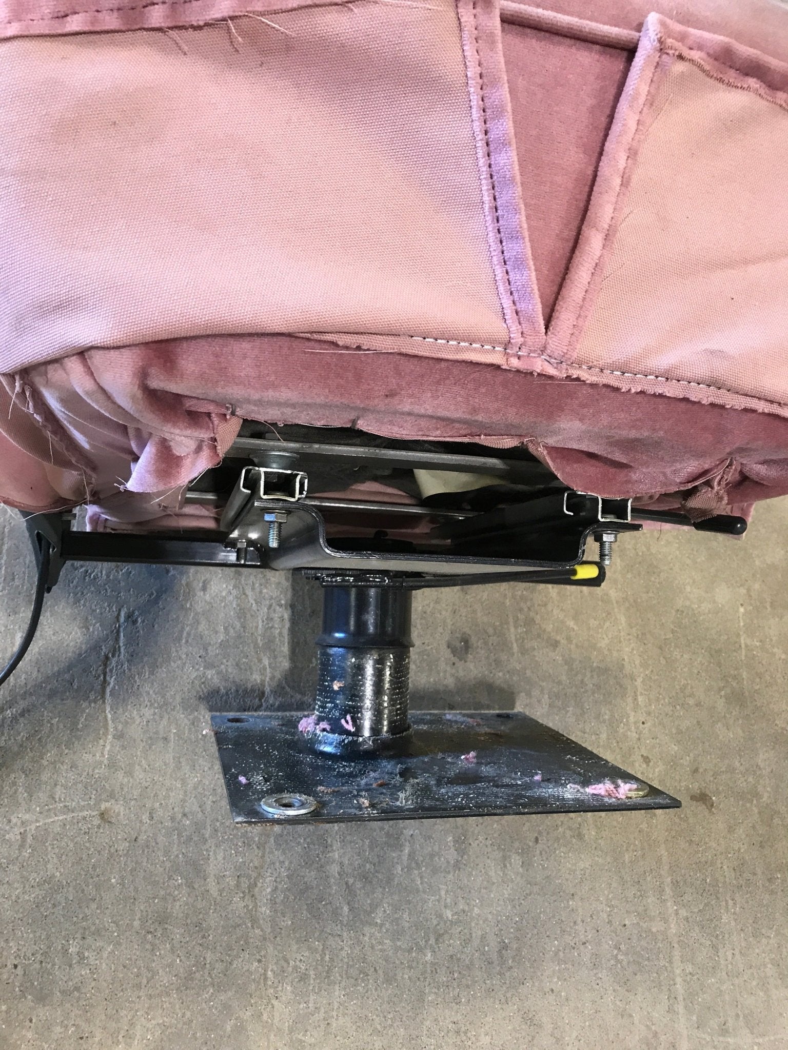 Used Motorhome Drivers Captain Chair - Young Farts RV Parts