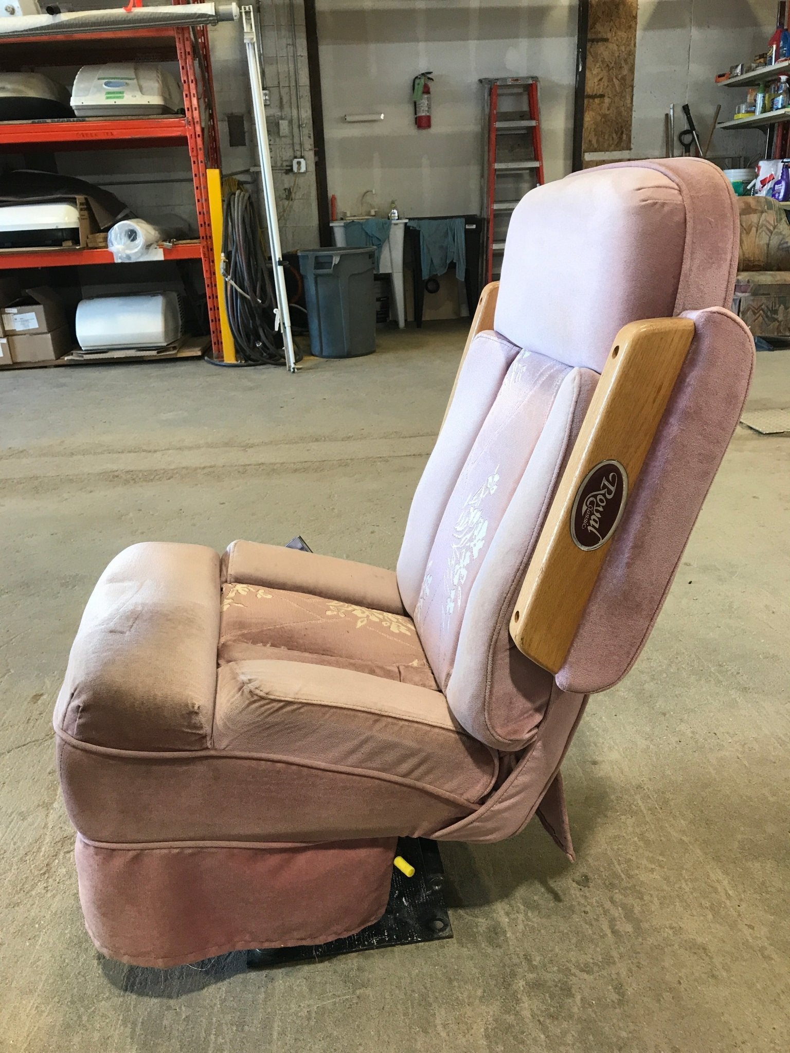 Used Motorhome Drivers Captain Chair - Young Farts RV Parts