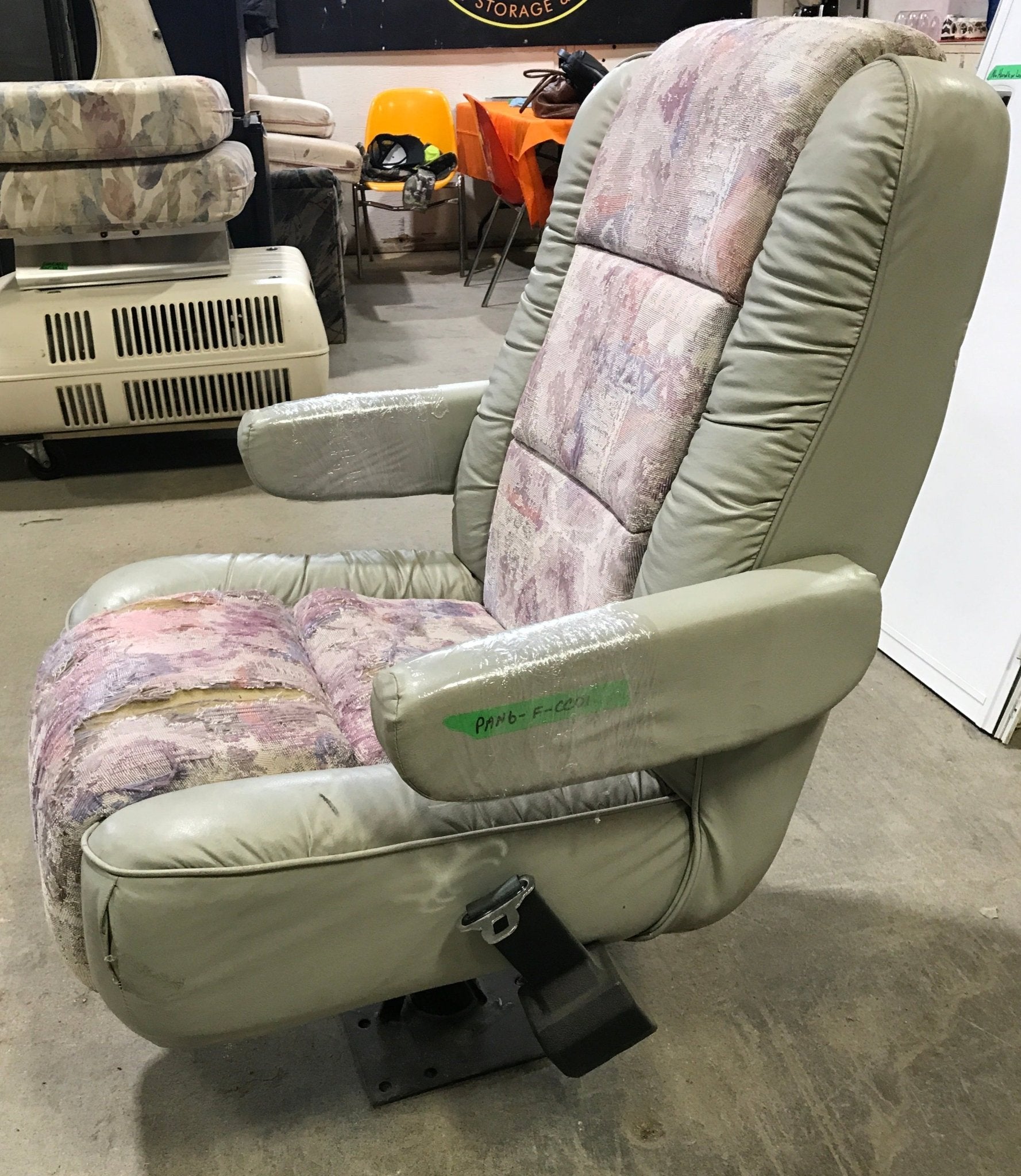 Used Motorhome Drivers Captain Chair - Young Farts RV Parts