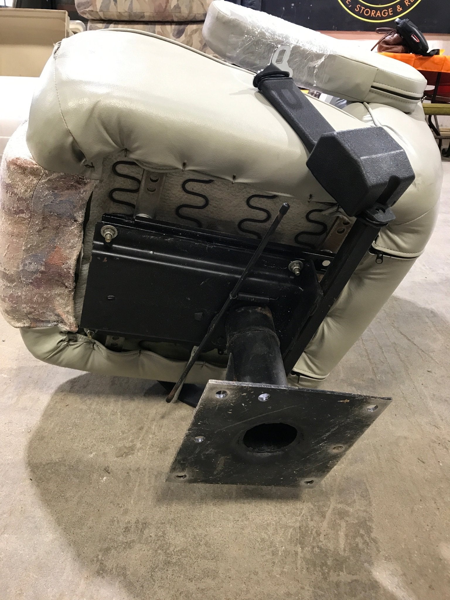 Used Motorhome Drivers Captain Chair - Young Farts RV Parts