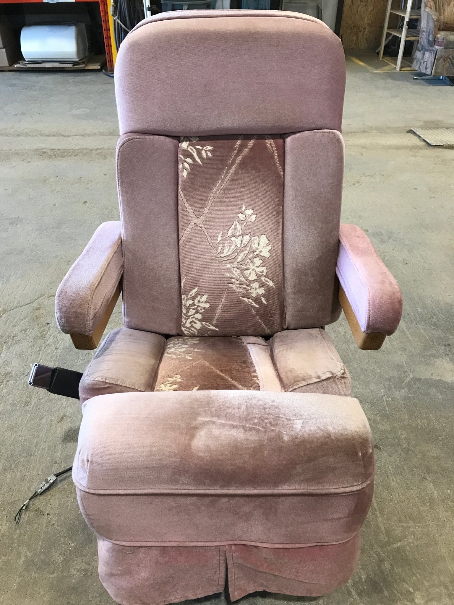 Used Motorhome Drivers Captain Chair - Young Farts RV Parts