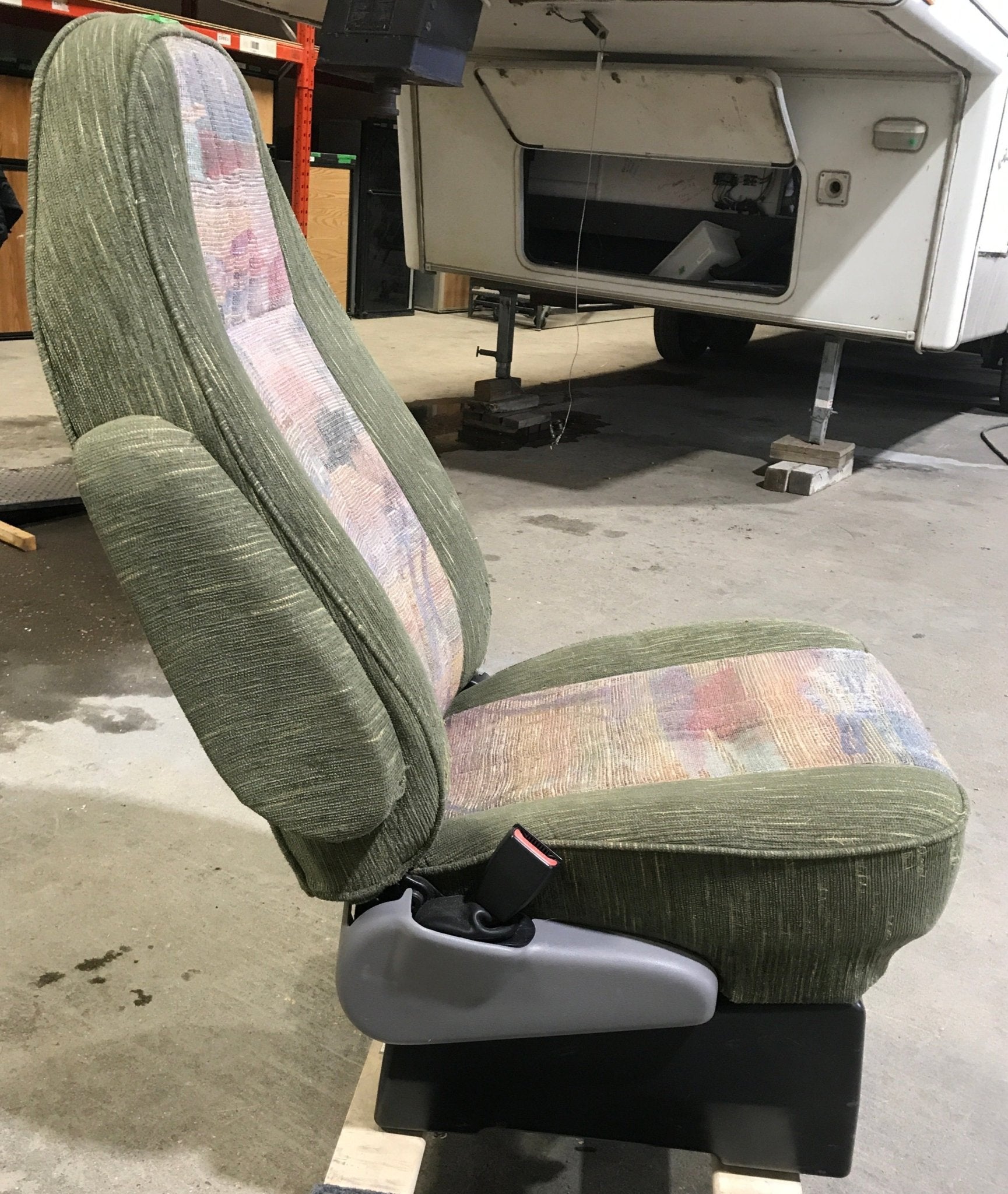 Used Motorhome Drivers Captain Chair - Young Farts RV Parts