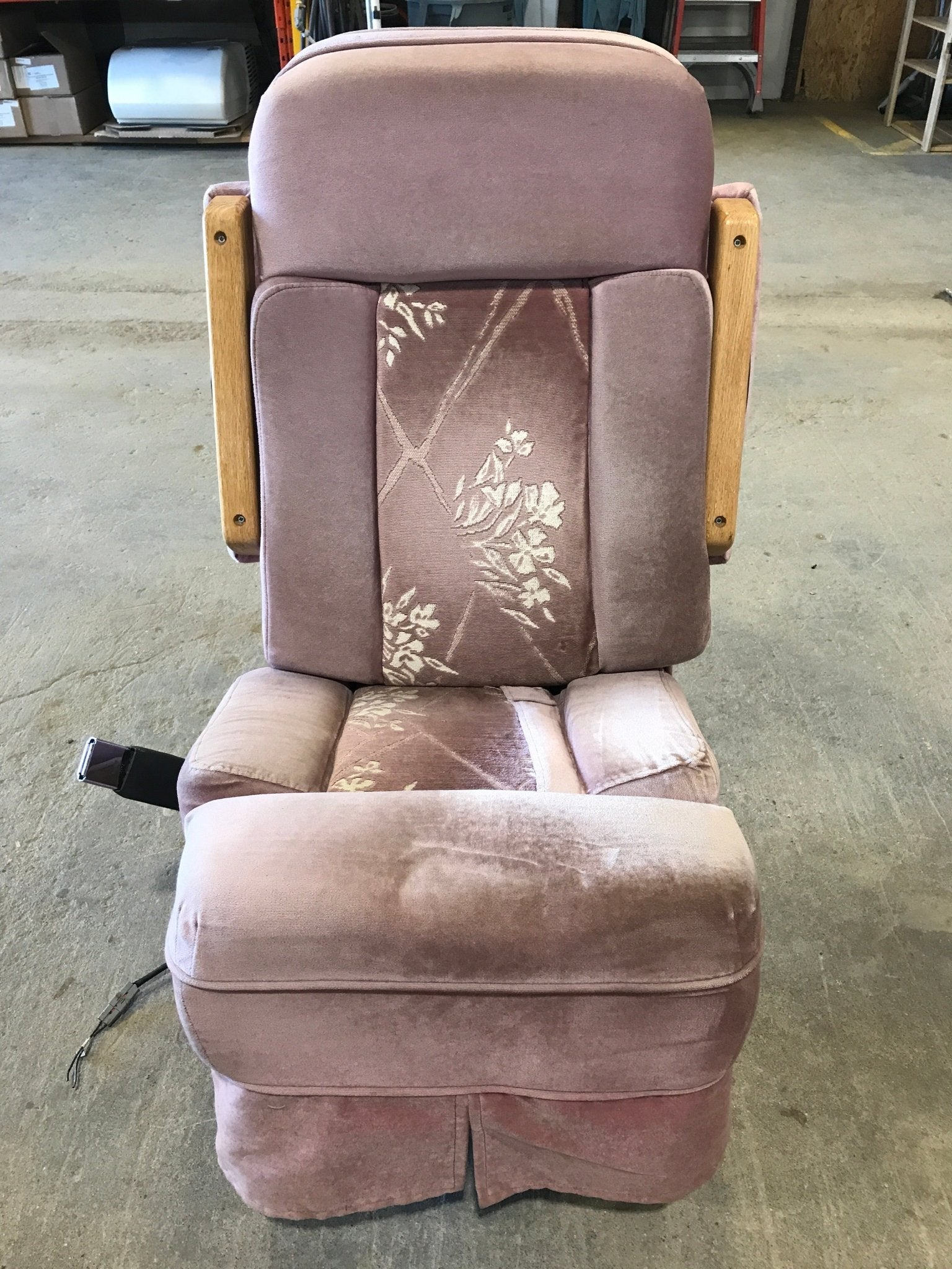 Used Motorhome Drivers Captain Chair - Young Farts RV Parts