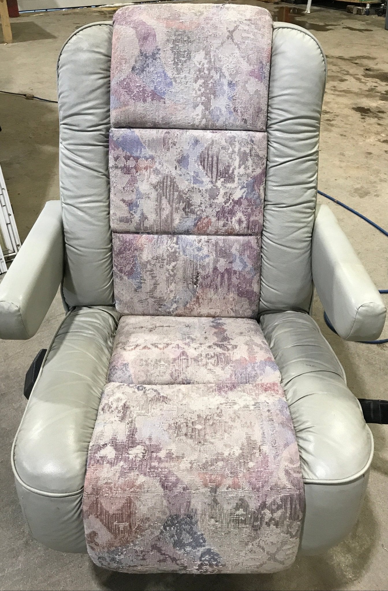 Used Motorhome Passenger Captain Chair - Young Farts RV Parts