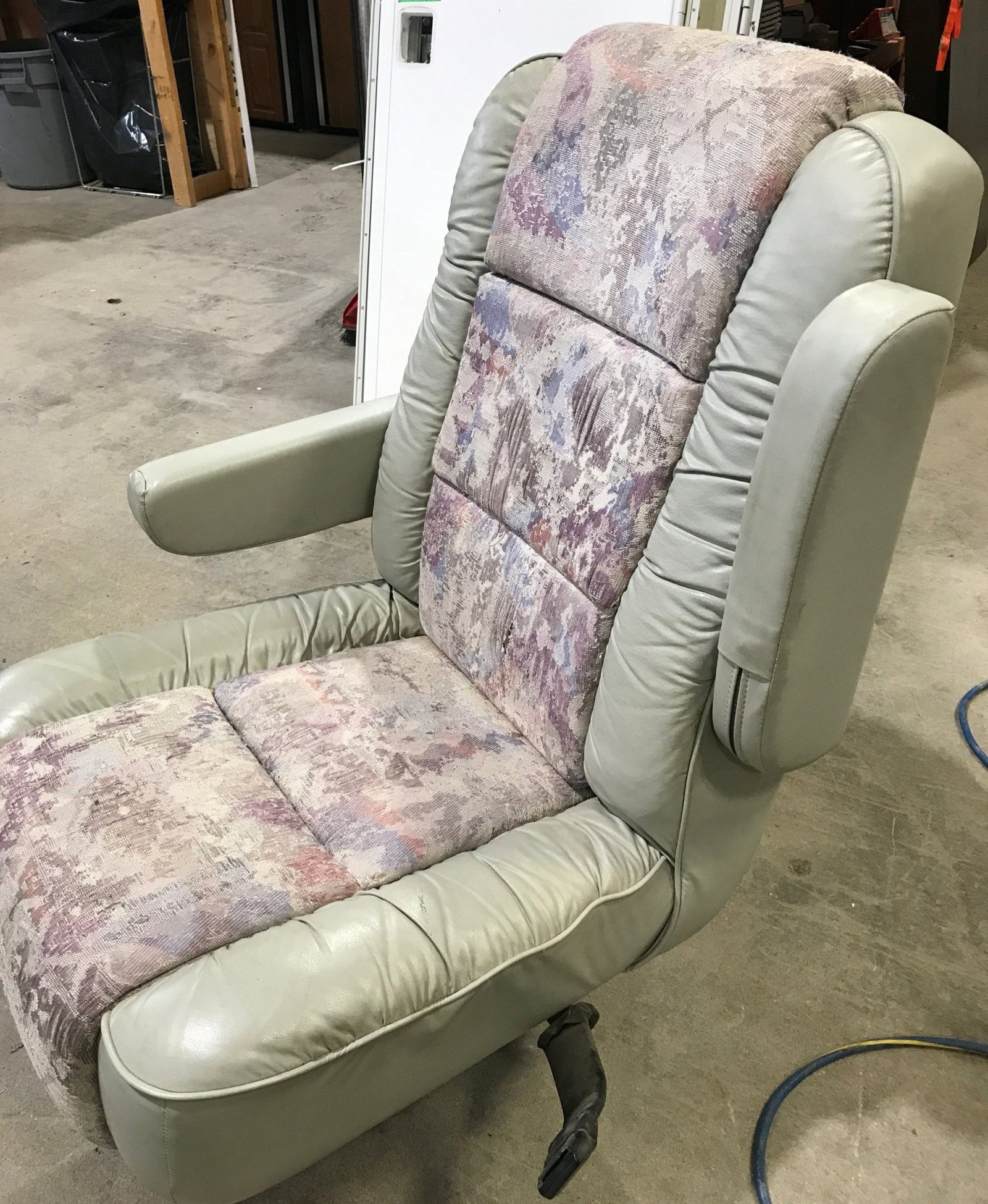 Used Motorhome Passenger Captain Chair - Young Farts RV Parts