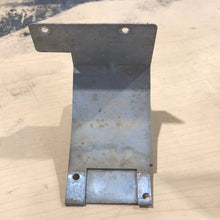 Load image into Gallery viewer, USED NORCOLD Gas Valve Bracket 628993 - Young Farts RV Parts