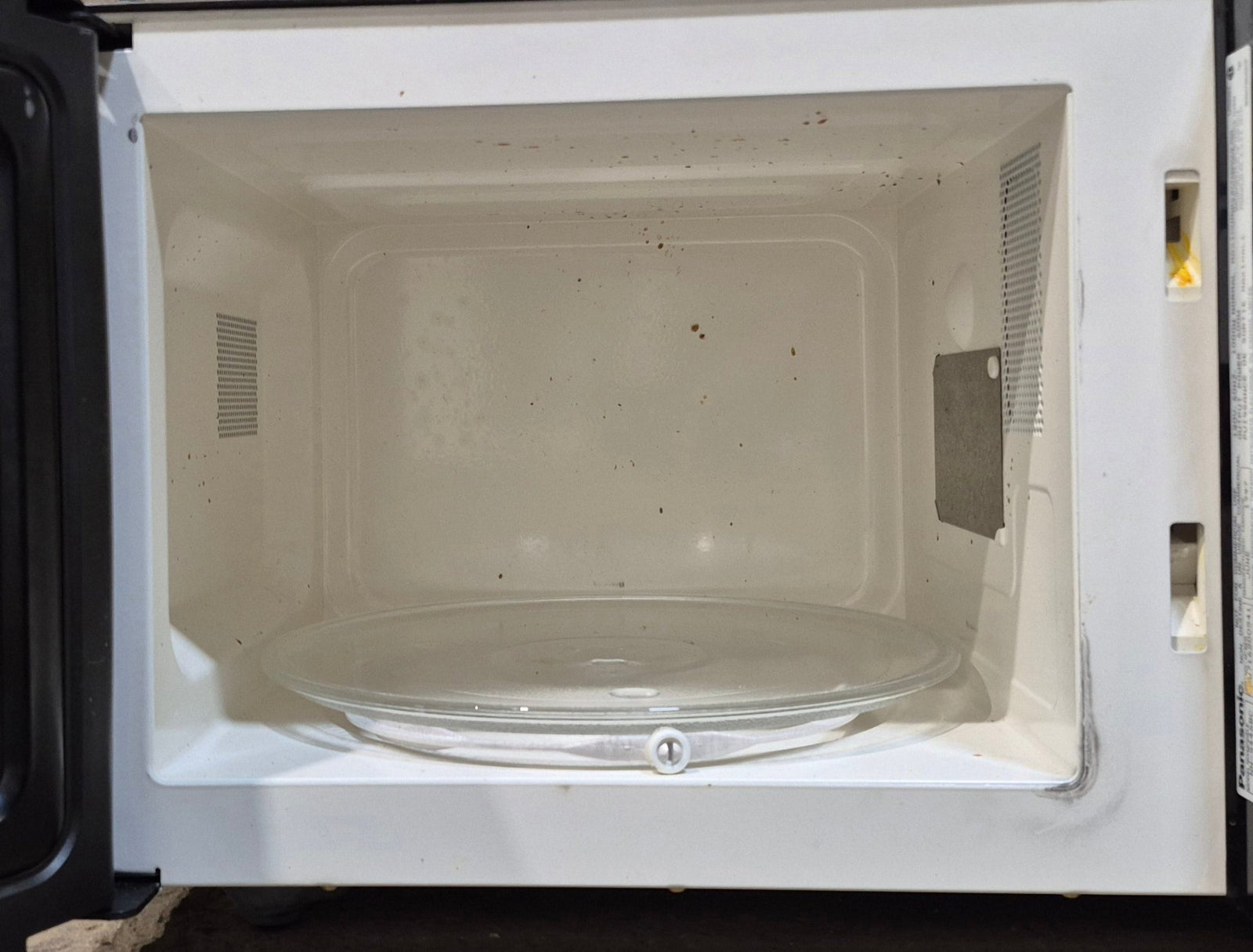 Used PANASONIC RV Microwave 18