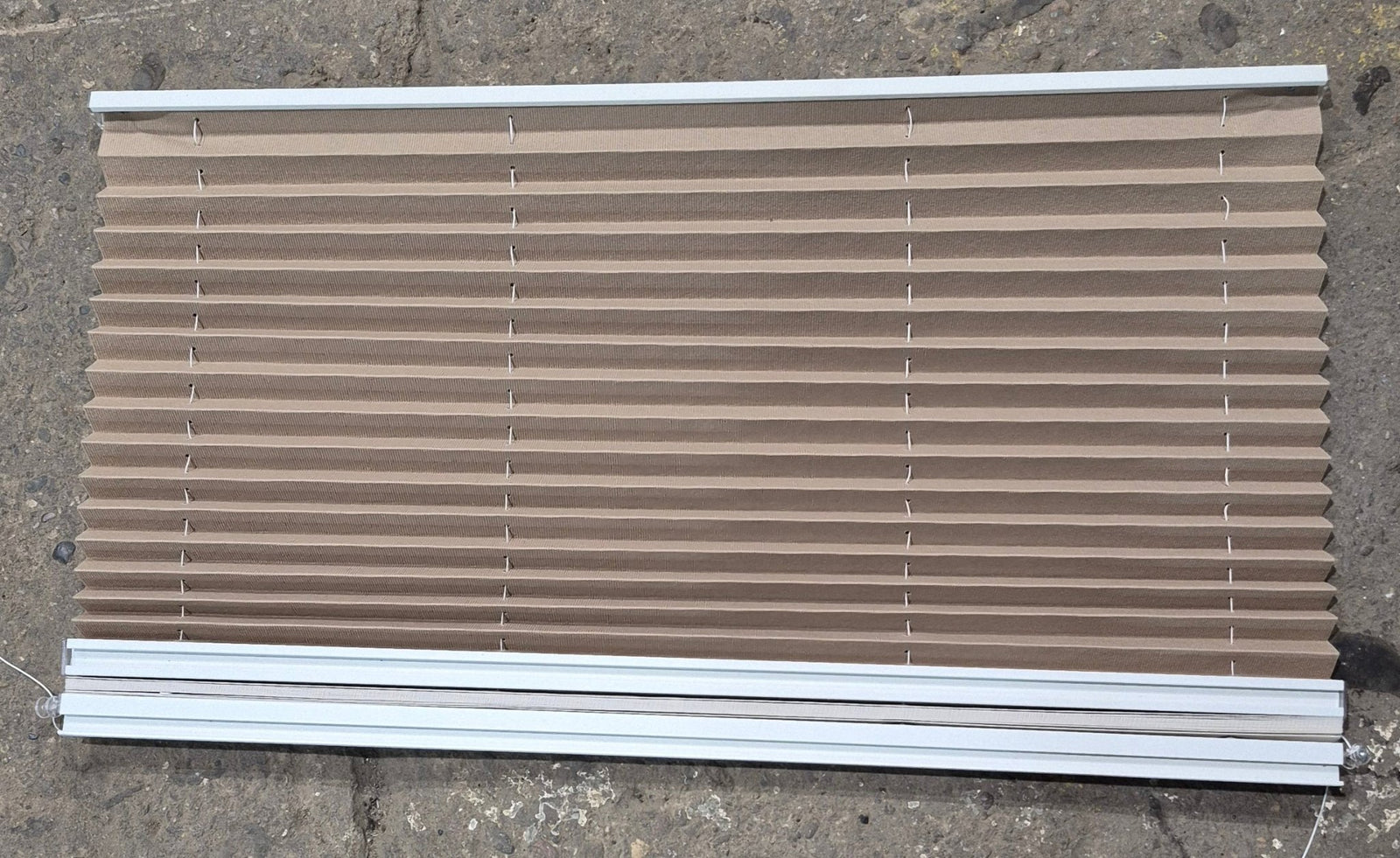 Used Pleated Day / Night Shade, White / Tan - 37 7/8