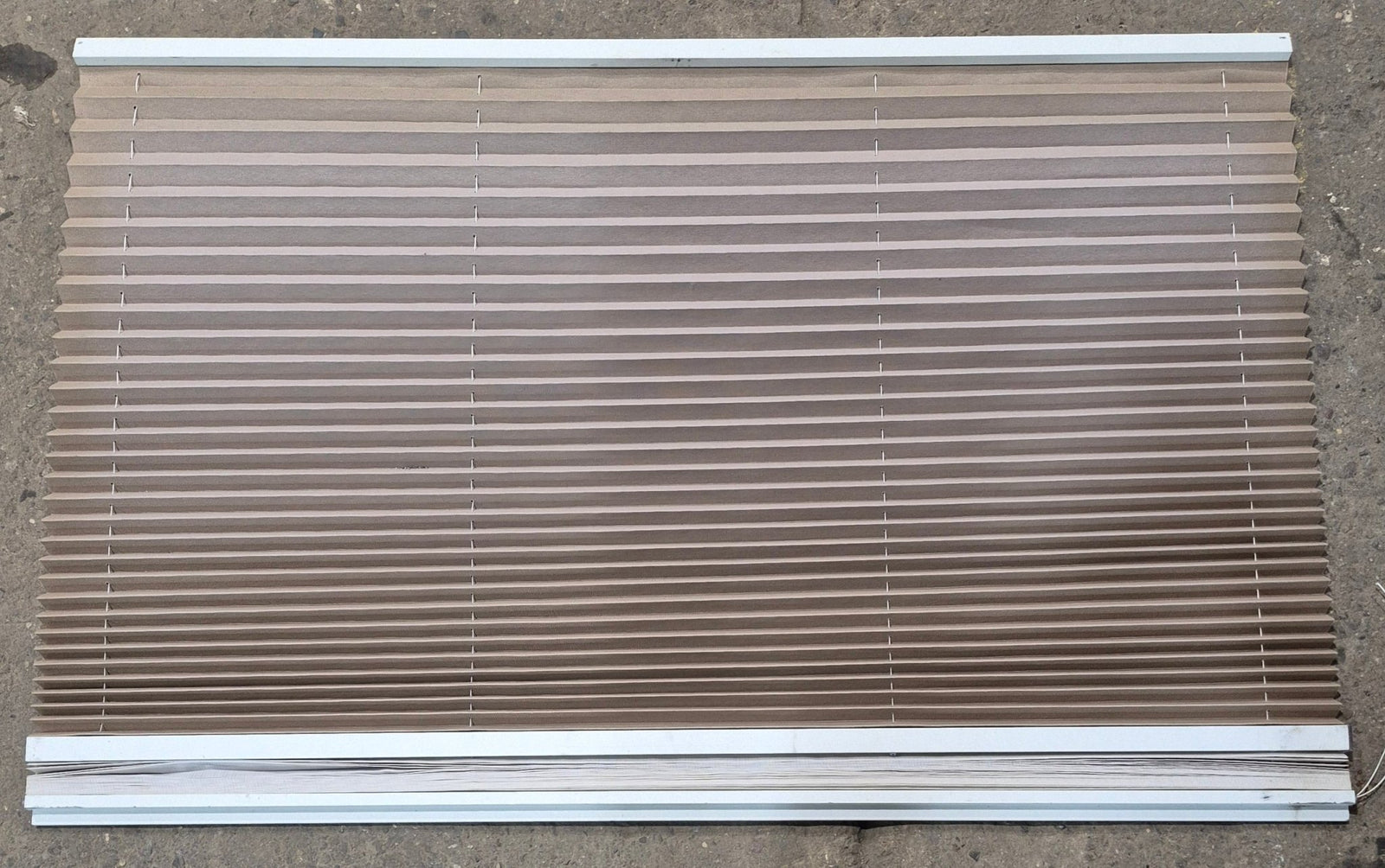 Used Pleated Day / Night Shade, White / Tan - 57 7/8