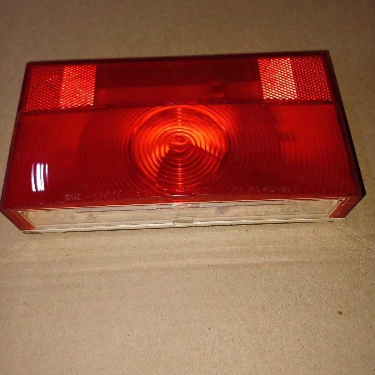 Used Reflect-O-Lite Tail Light Replacement Lens - SAE-AILRST-73 D.O.T. , No. 910-950 - Young Farts RV Parts