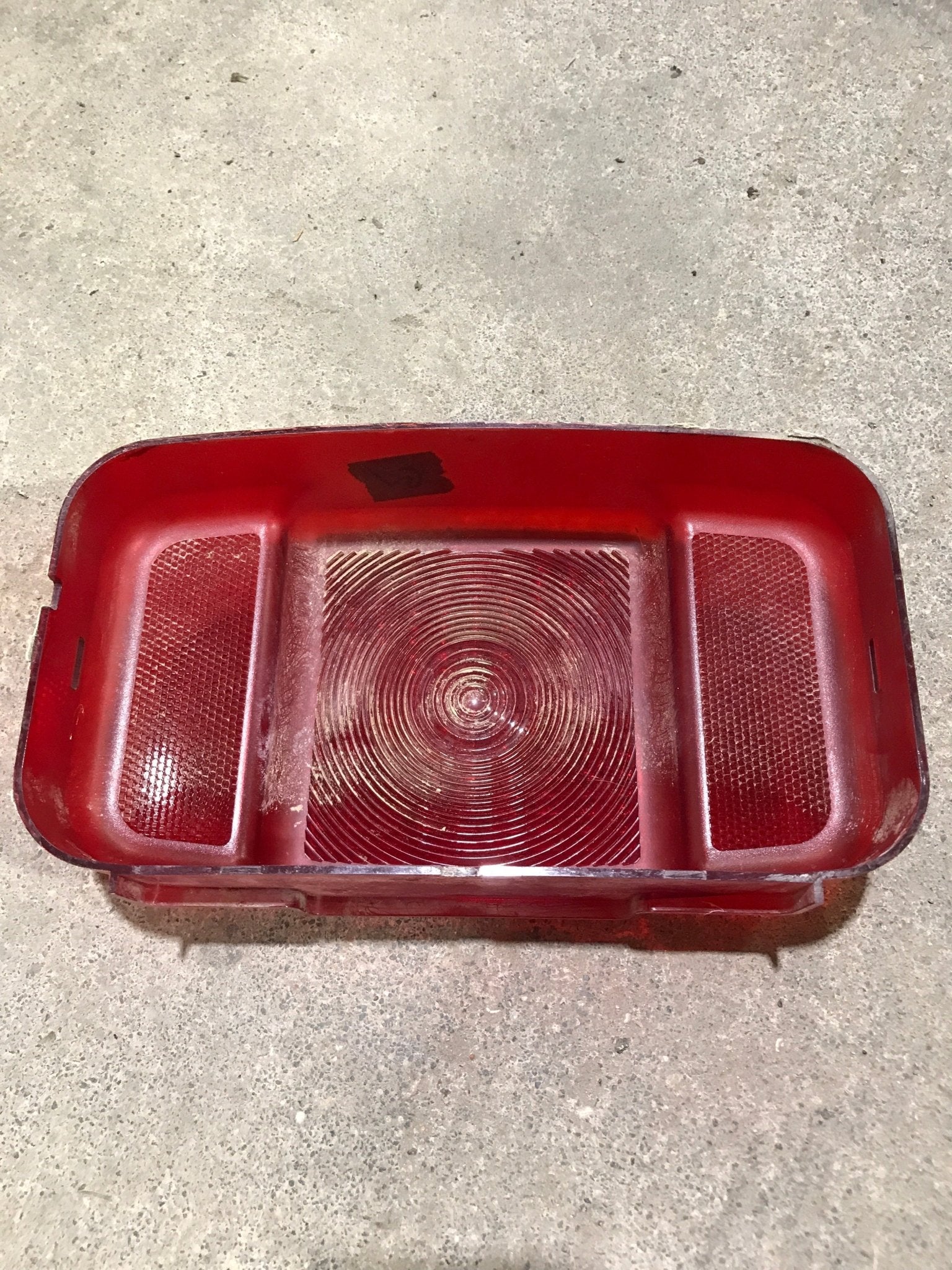 Used Round lens tail light DOT AILST 91 - Young Farts RV Parts