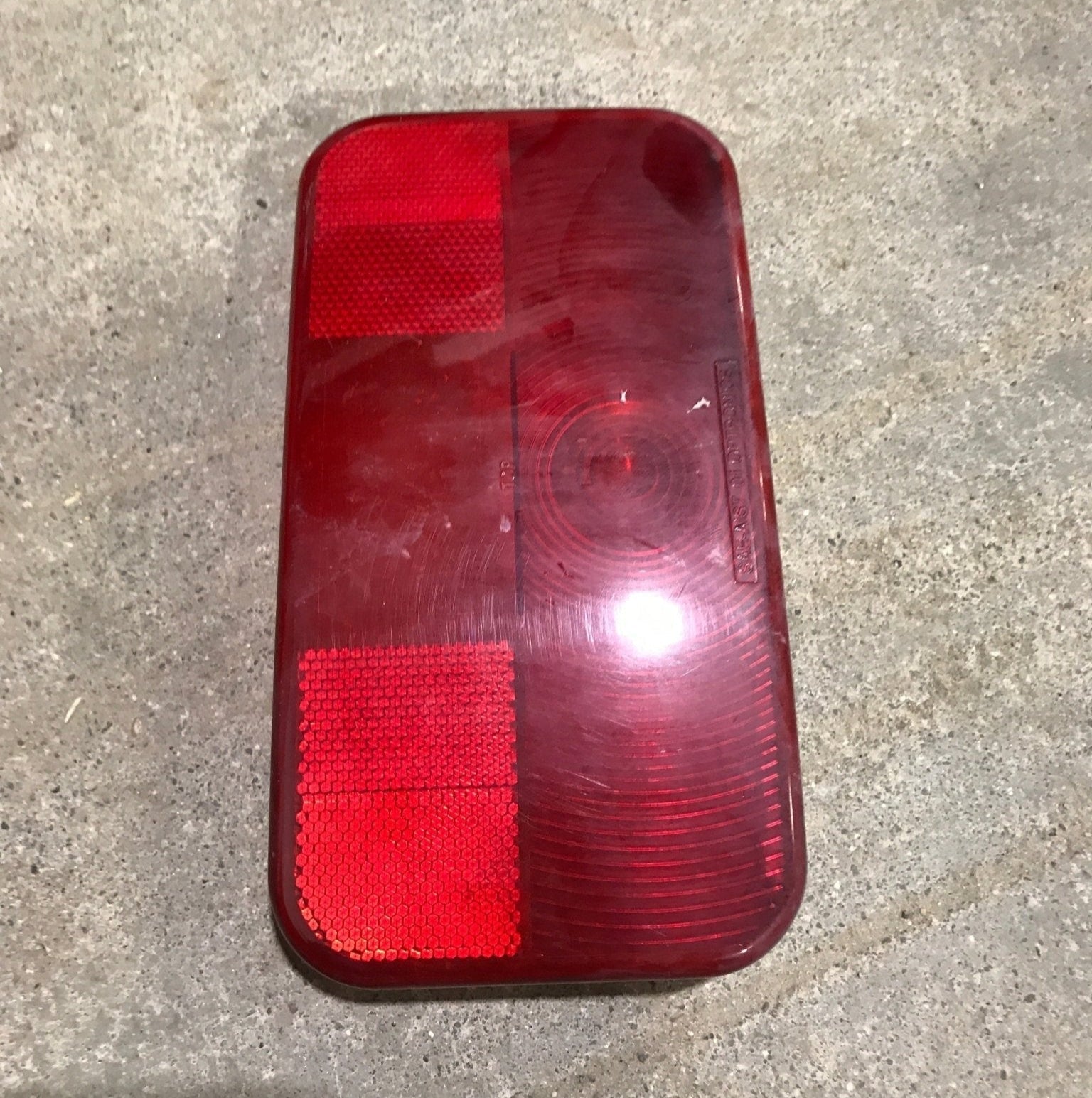 Used Round lens tail light DOT AILST 91 - Young Farts RV Parts