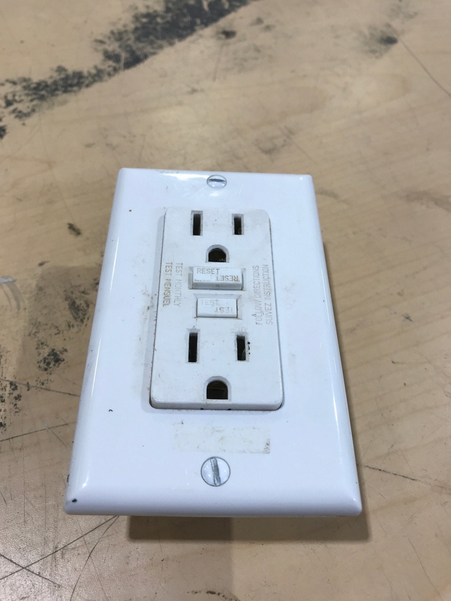 Used RV 125 Volt GFCI Wall Receptacle / Outlet - Young Farts RV Parts