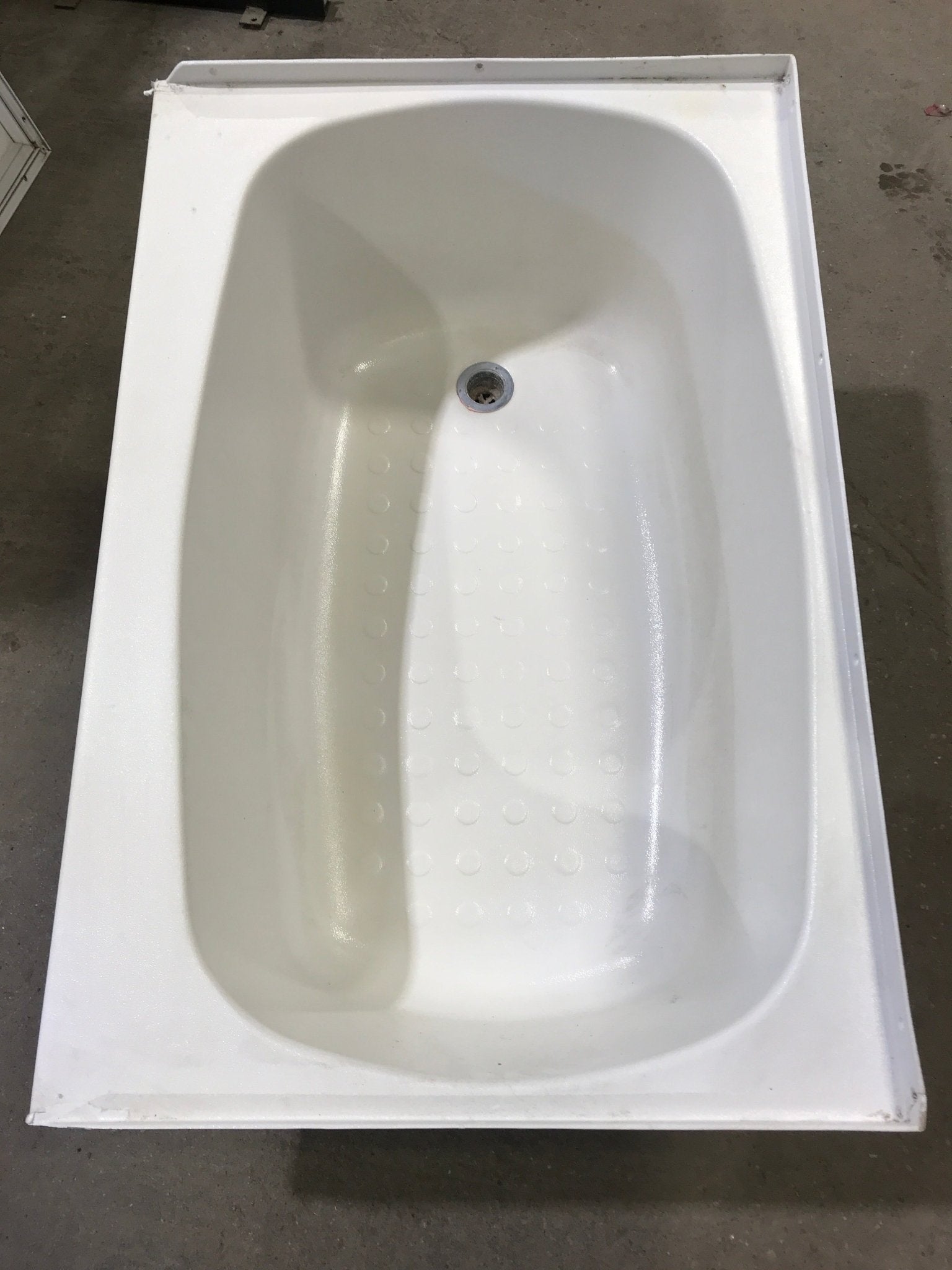 Used RV Bath Tub 36” L x 24 W ” - Left Hand Drain - Young Farts RV Parts