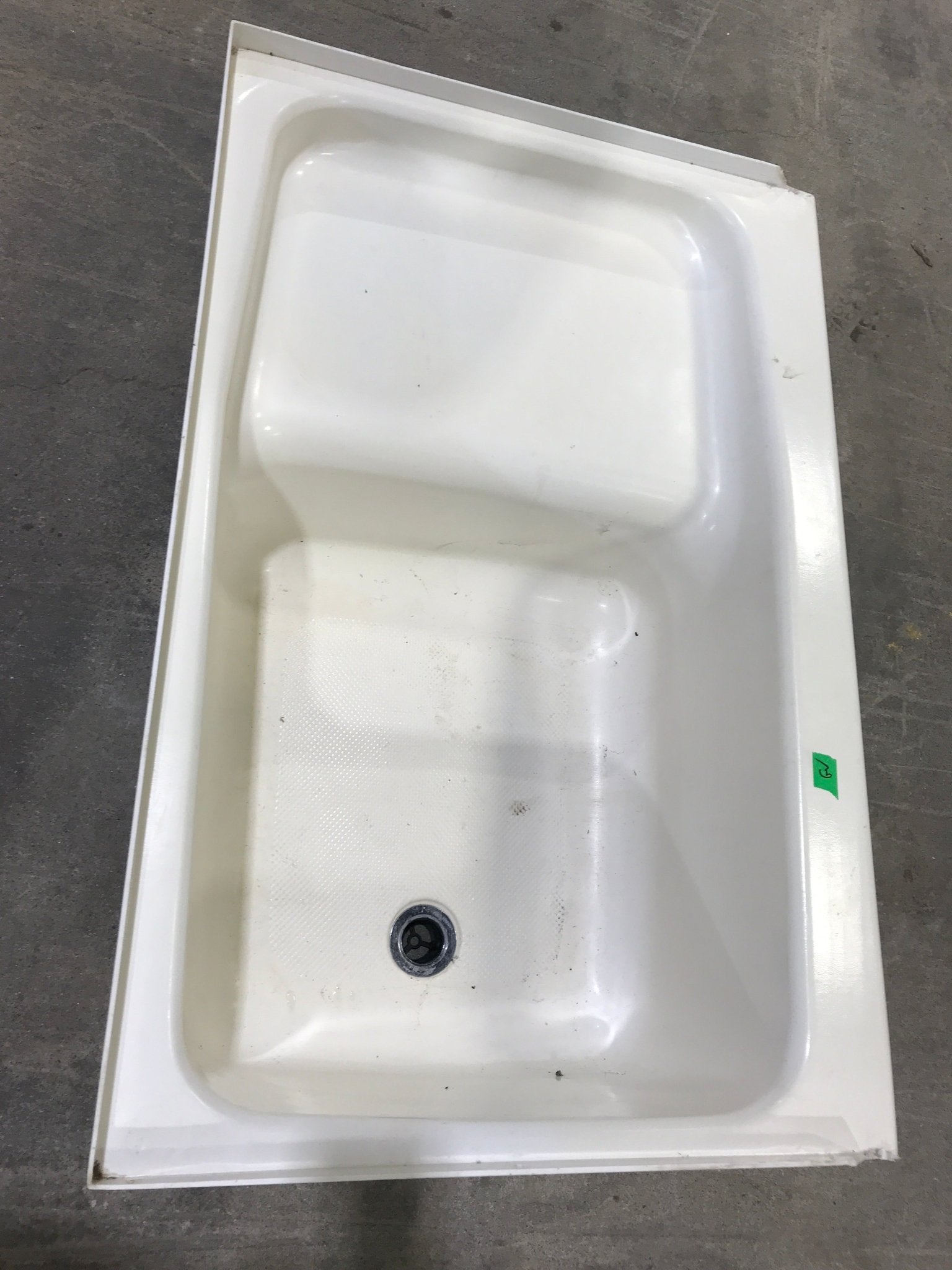 Used RV Bath Tub 36” L x 24” W - RHD Step Tub - Young Farts RV Parts