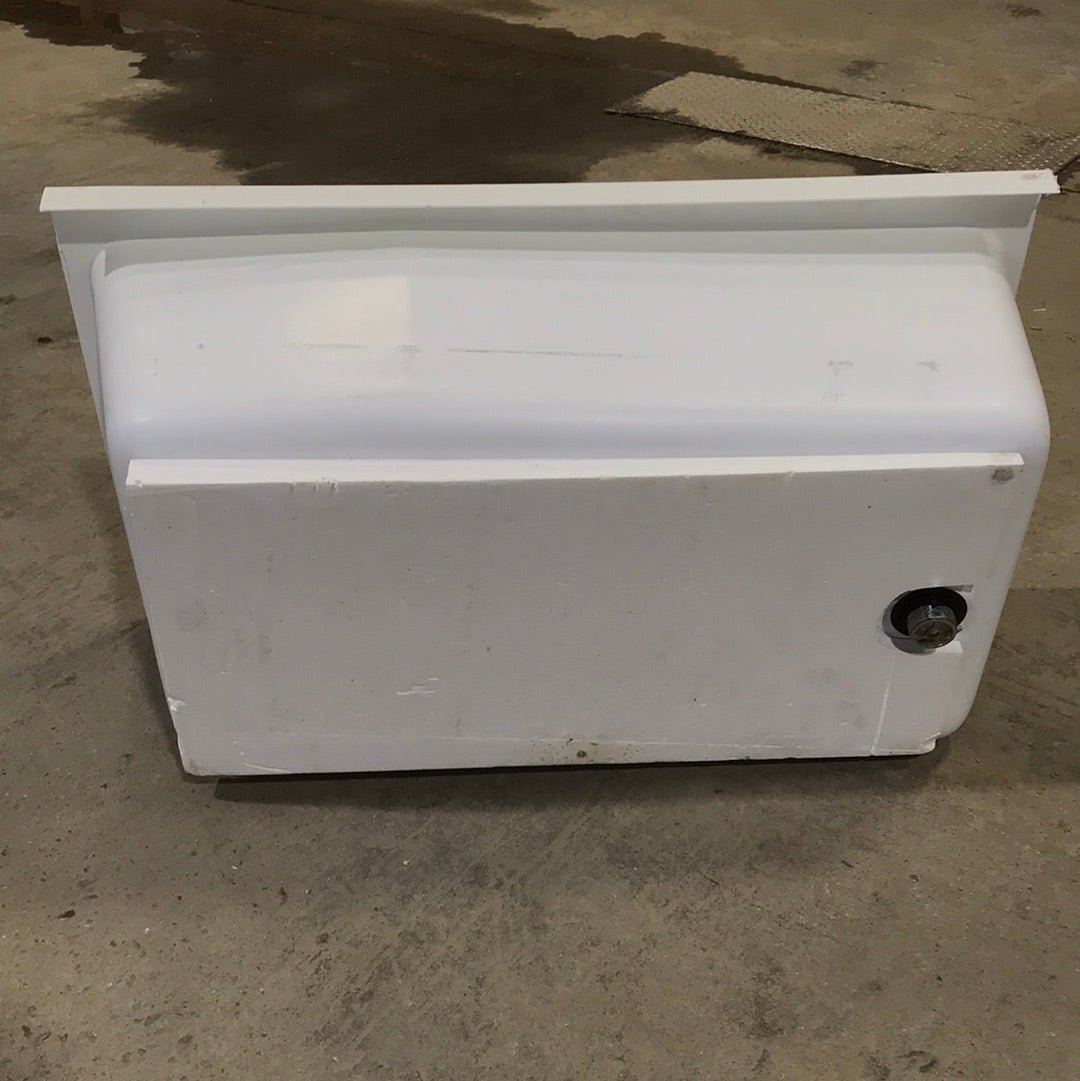 Used RV Bath Tub 40” L x 24 W ” RH Drain - Young Farts RV Parts