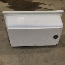 Load image into Gallery viewer, Used RV Bath Tub 40” L x 24 W ” RH Drain - Young Farts RV Parts