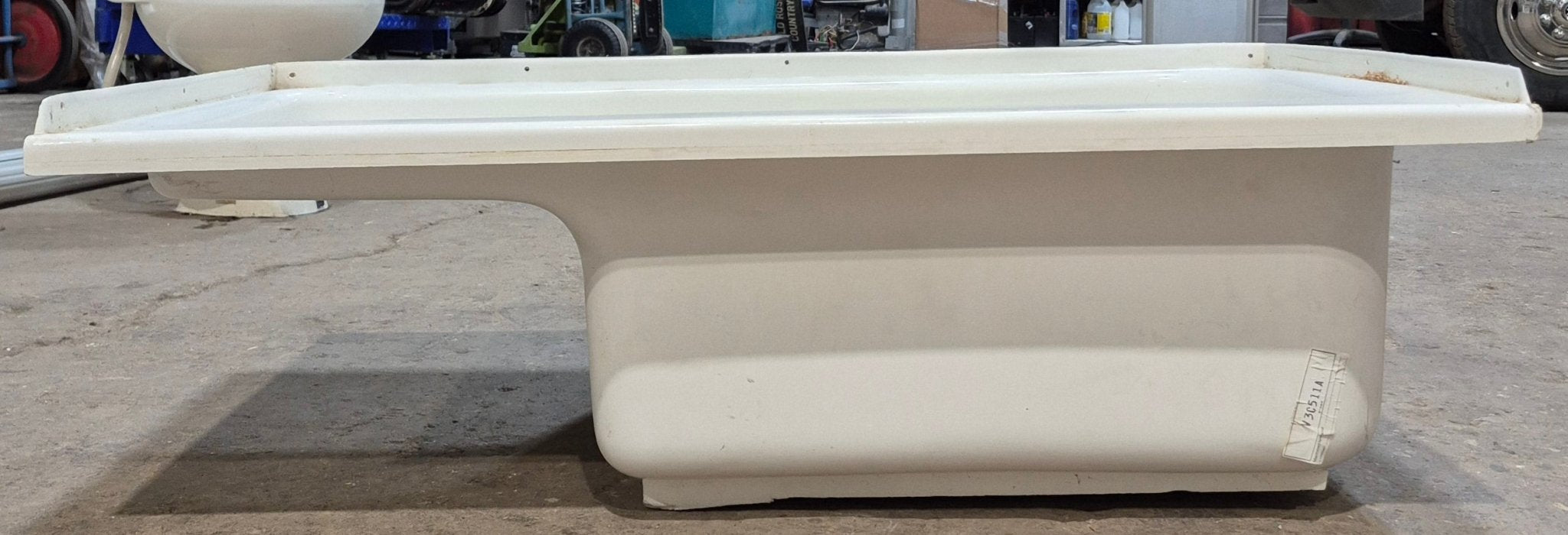 Used RV Bath Tub 40” x 24 1/4” RHD Step Tub - Young Farts RV Parts