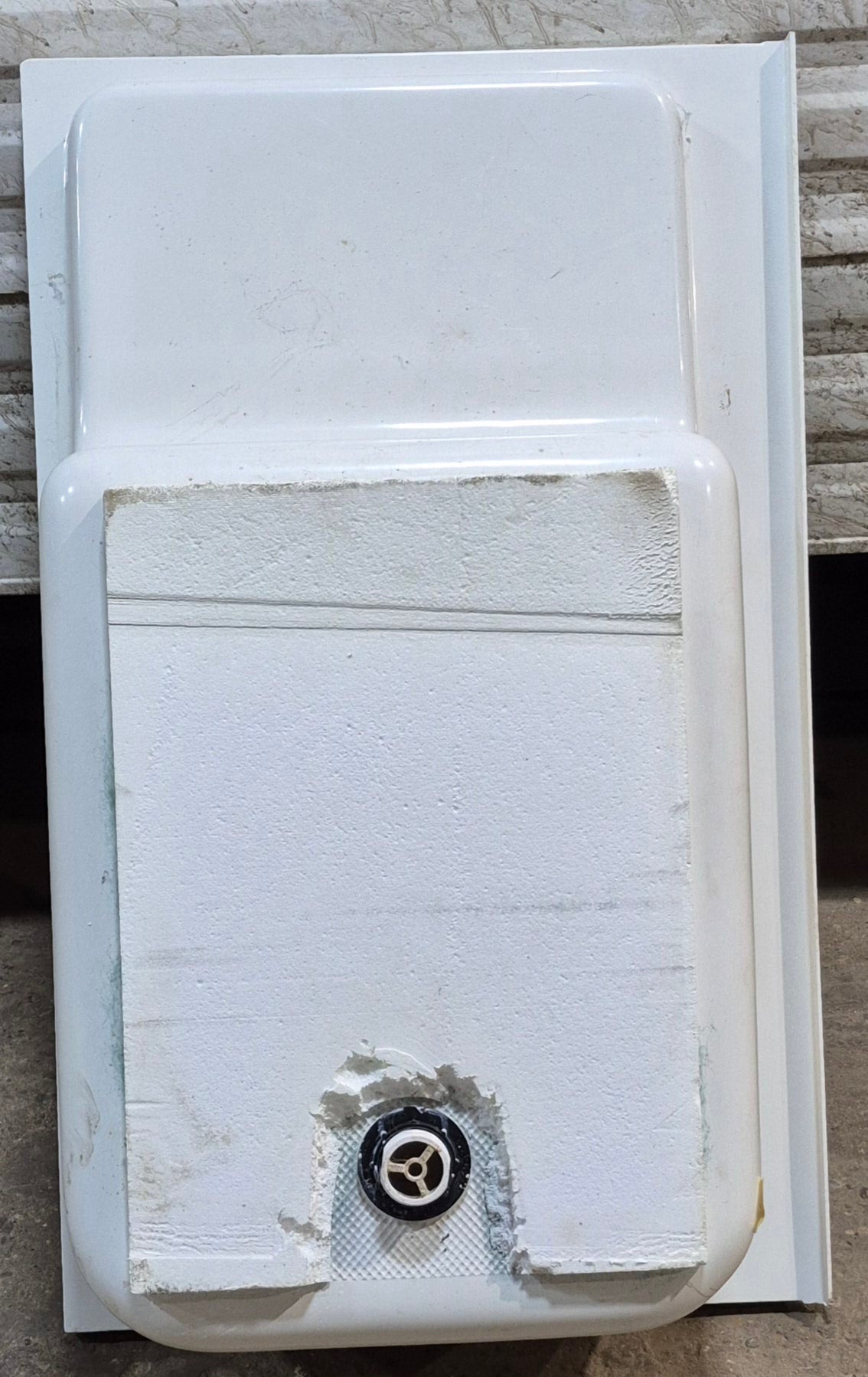 Used RV Bath Tub 40” x 24 1/4” RHD Step Tub - Young Farts RV Parts