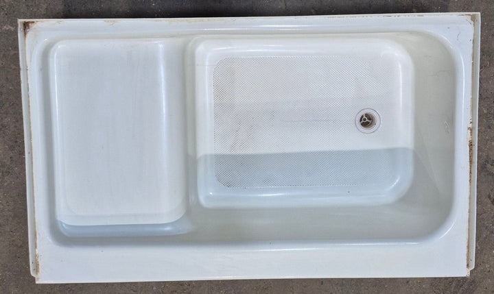 Used RV Bath Tub 40” x 24 1/4” RHD Step Tub - Young Farts RV Parts