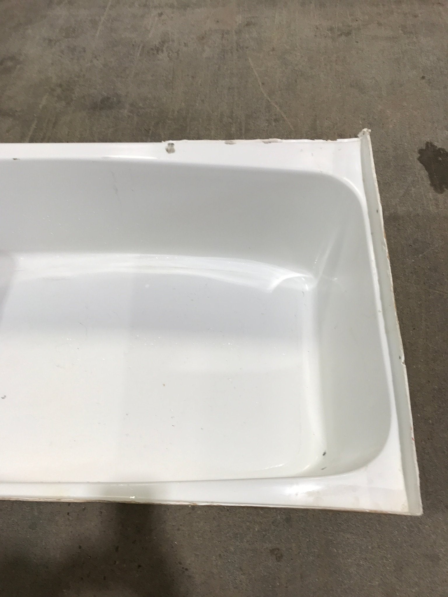 Used RV Bath Tub 43 3/4” x 25 1/2” - Right Hand Drain - Young Farts RV Parts