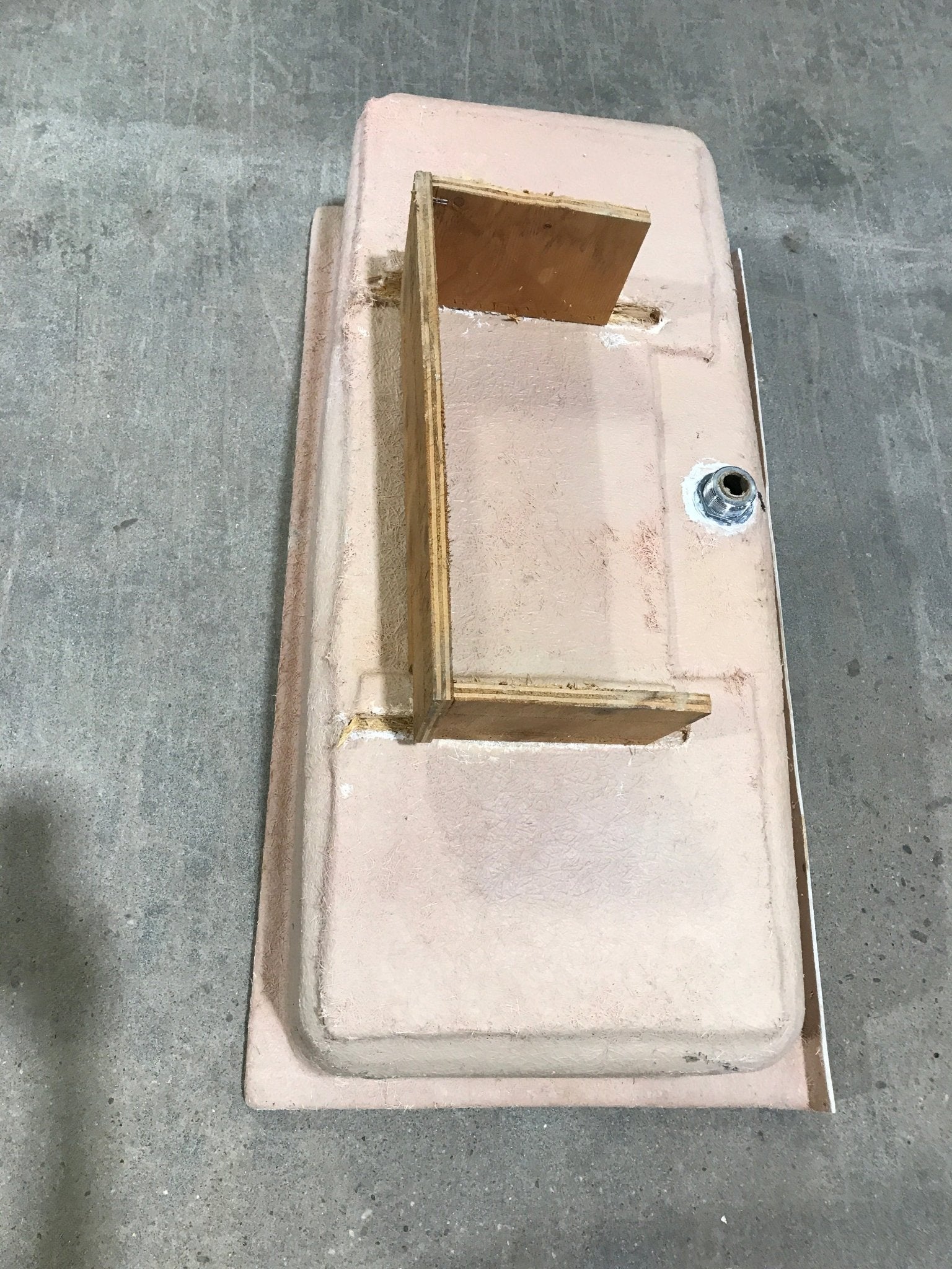 Used RV Bath Tub 46” L x 24” W - Center Drain - Young Farts RV Parts