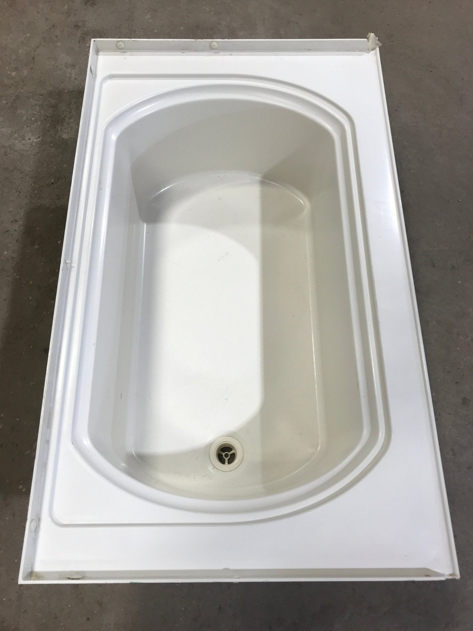 Used RV Bath Tub, Left Hand Drain - 40” L x 24" W - Young Farts RV Parts