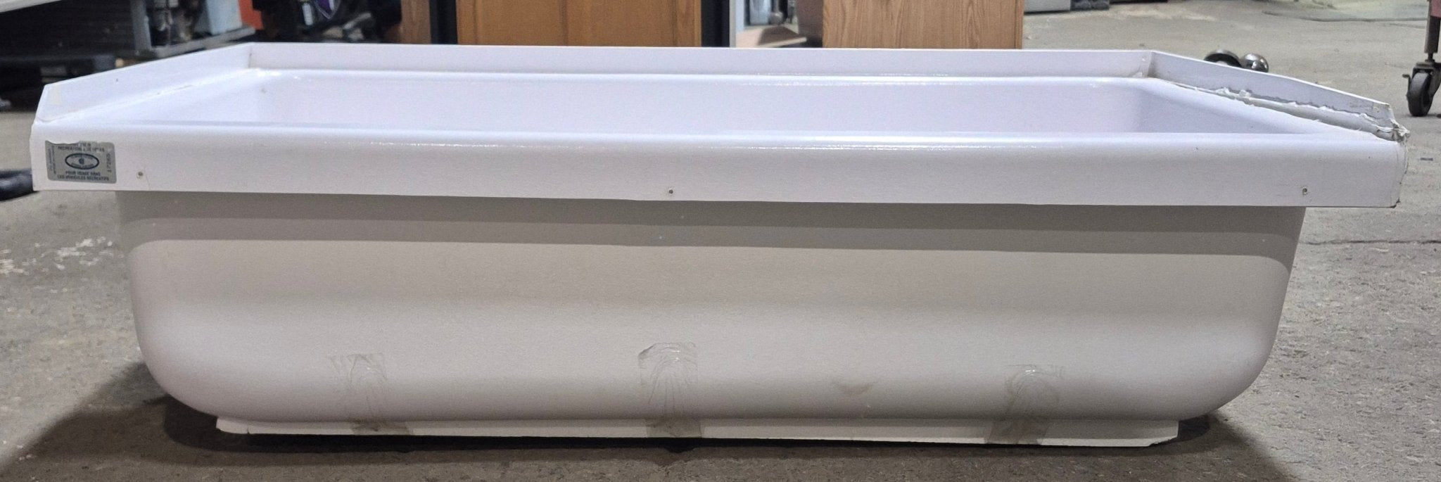 Used RV Bath Tub, Left Hand Drain - 40” x 24” - Young Farts RV Parts
