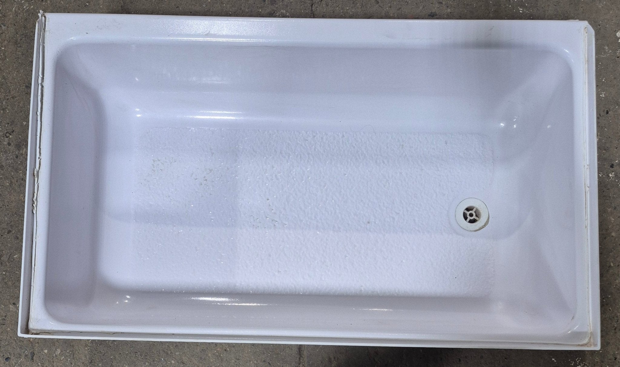 Used RV Bath Tub, Left Hand Drain - 40” x 24” - Young Farts RV Parts