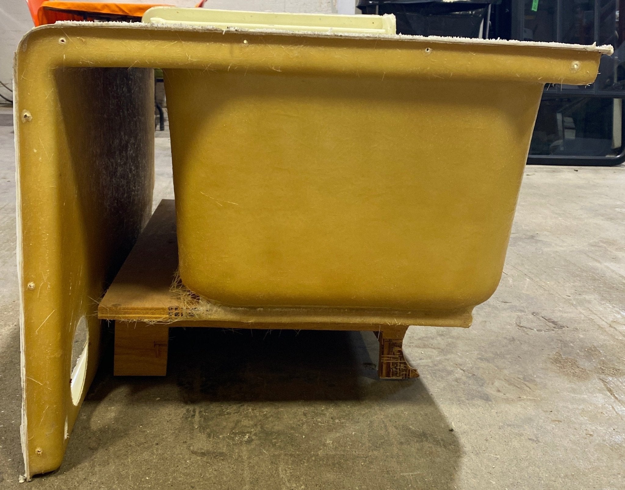 Used RV Bath Tub, Left Hand Drain - 47” L x 24" W - Young Farts RV Parts