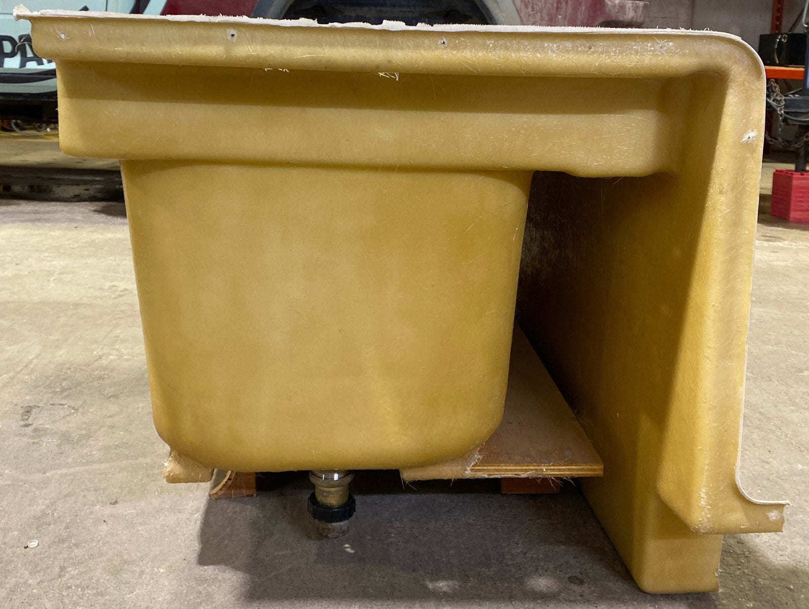 Used RV Bath Tub, Left Hand Drain - 47” L x 24