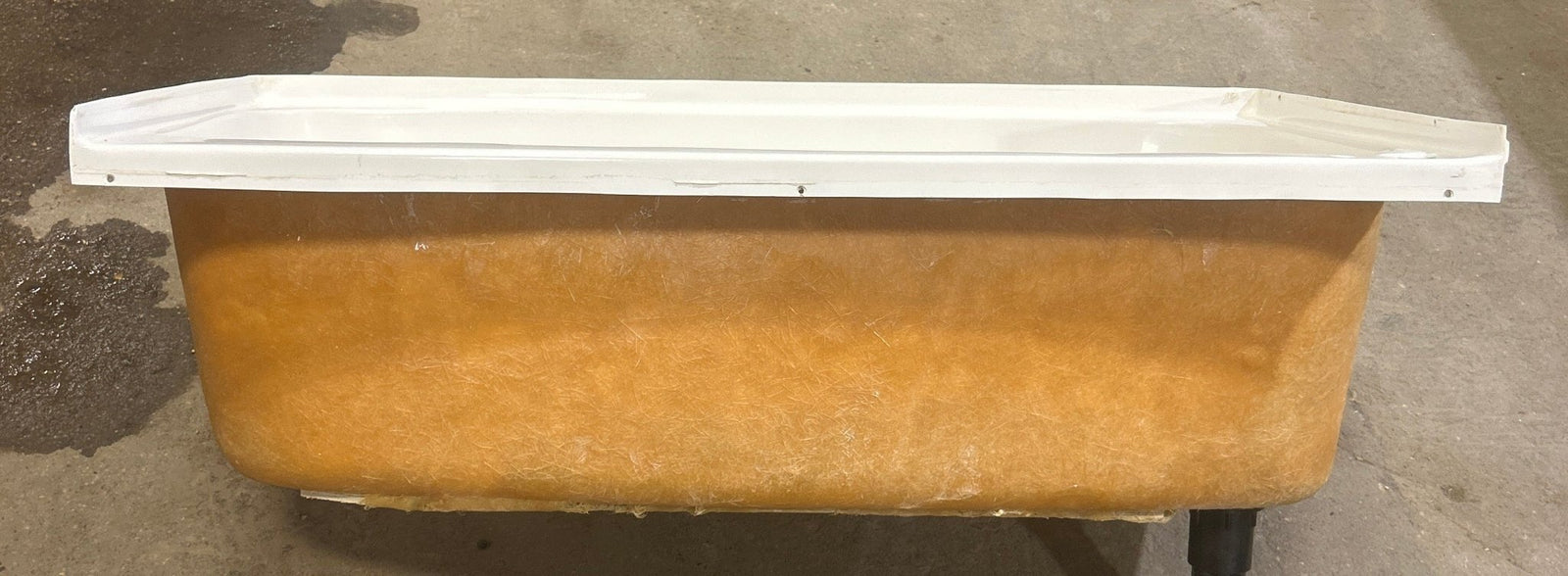 Used RV Bath Tub, Right Hand Drain - 43 3/4” x 22” - Young Farts RV Parts