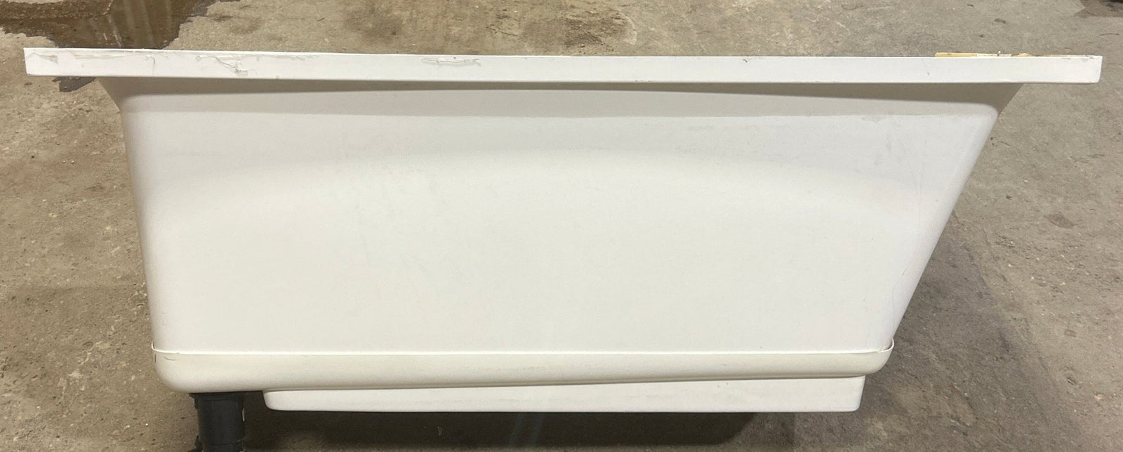 Used RV Bath Tub, Right Hand Drain - 46” L x 23 1/2