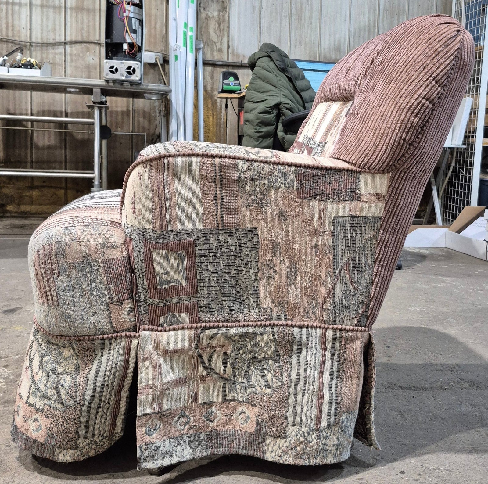 Used RV Chair - 32 3/4