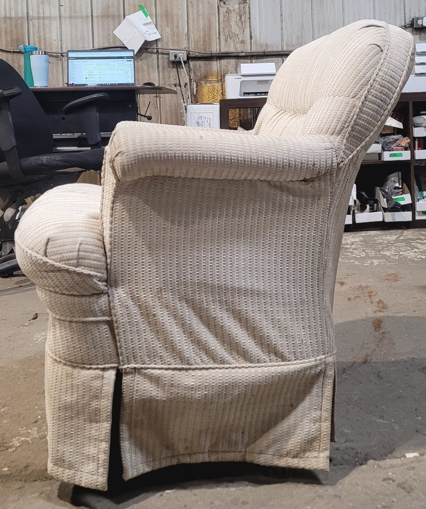 Used RV Chair - 33" H x 27 1/2" W x 25" D - Young Farts RV Parts