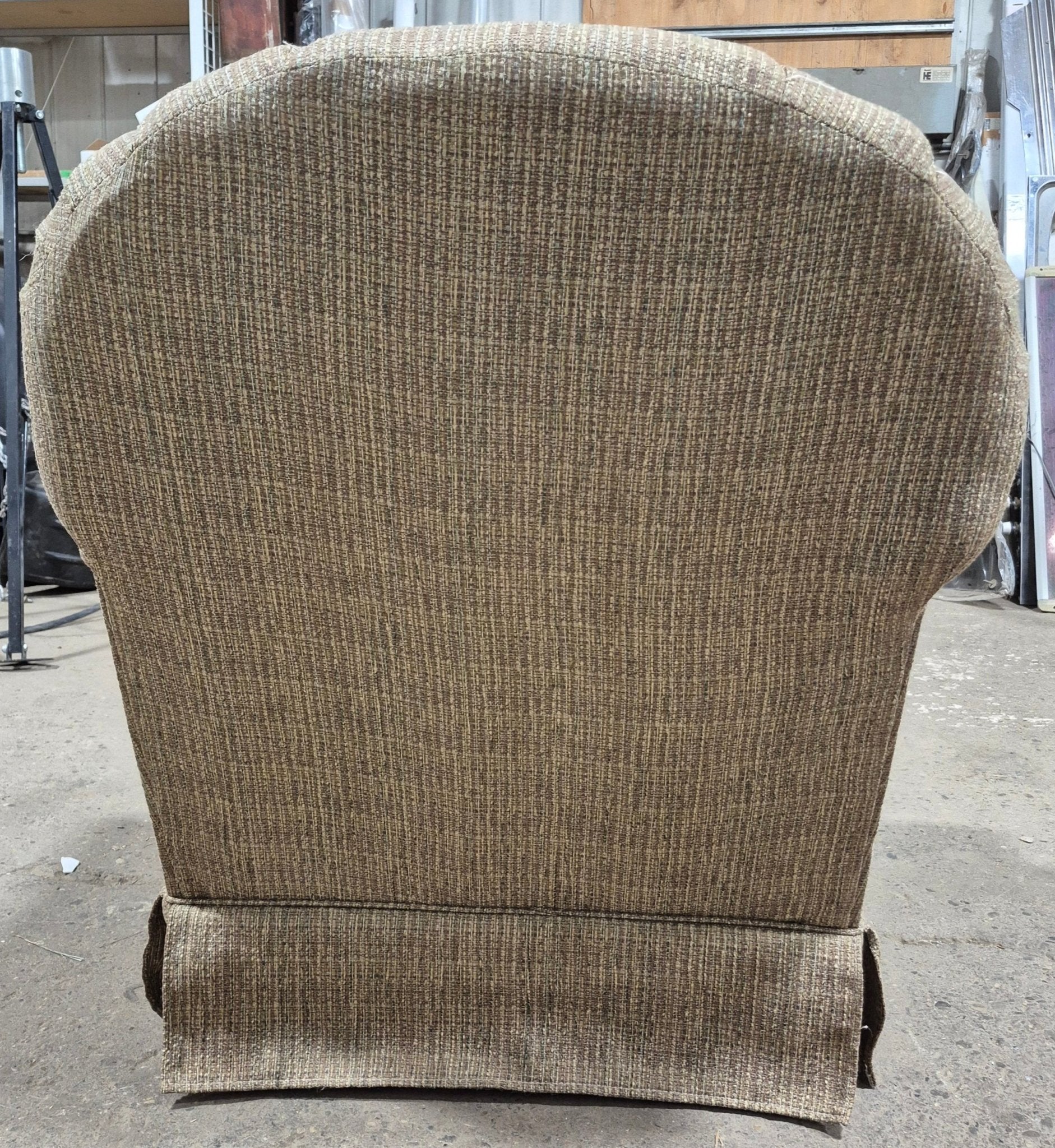 Used RV Chair - 34 1/2" H x 28" W x 29" D - Young Farts RV Parts