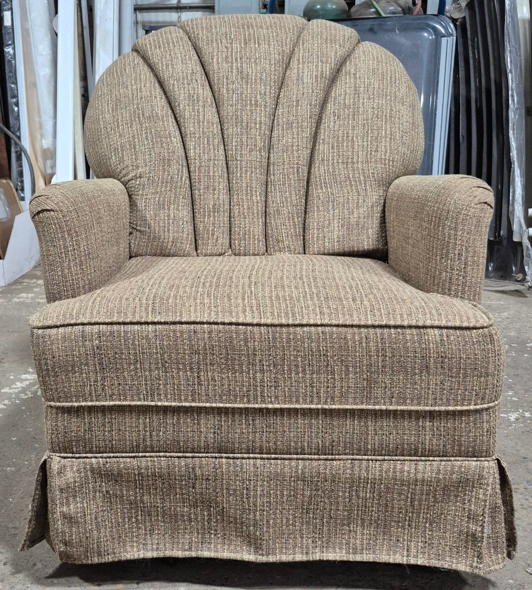 Used RV Chair - 34 1/2" H x 28" W x 29" D - Young Farts RV Parts