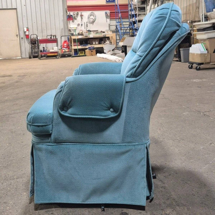 Used RV Chair - 38 1/4" H x 25" W x 28" D - Young Farts RV Parts
