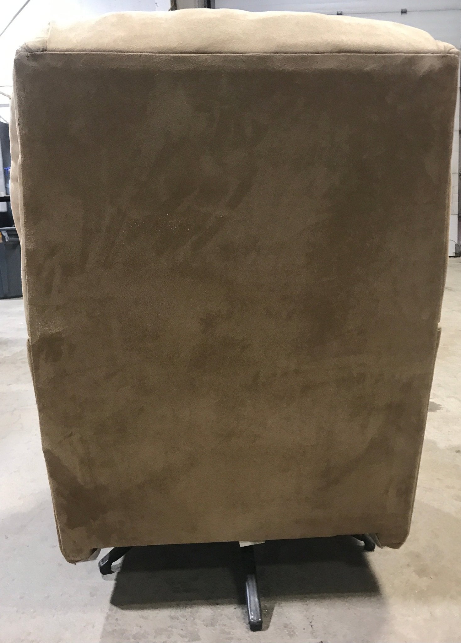 Used RV Chair - 39" H x 25" W x 20" D - Young Farts RV Parts