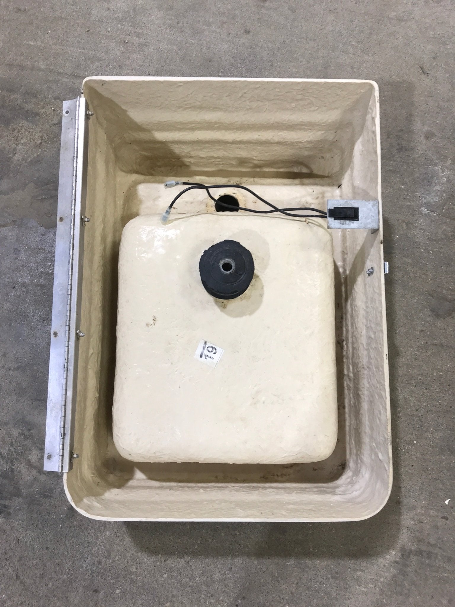 Used RV Kitchen Sink 21 1/2” L X 14 3/4" W - Young Farts RV Parts