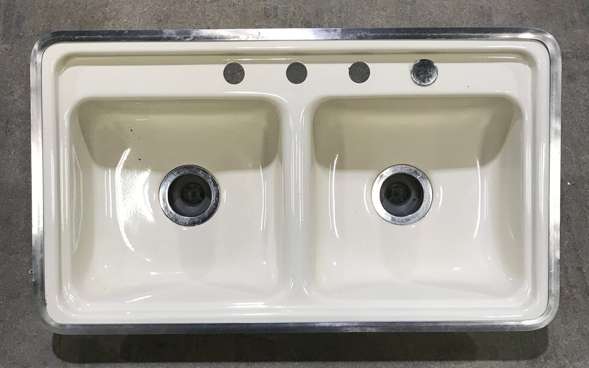 Used RV Kitchen Sink 33” L X 19” W - Young Farts RV Parts