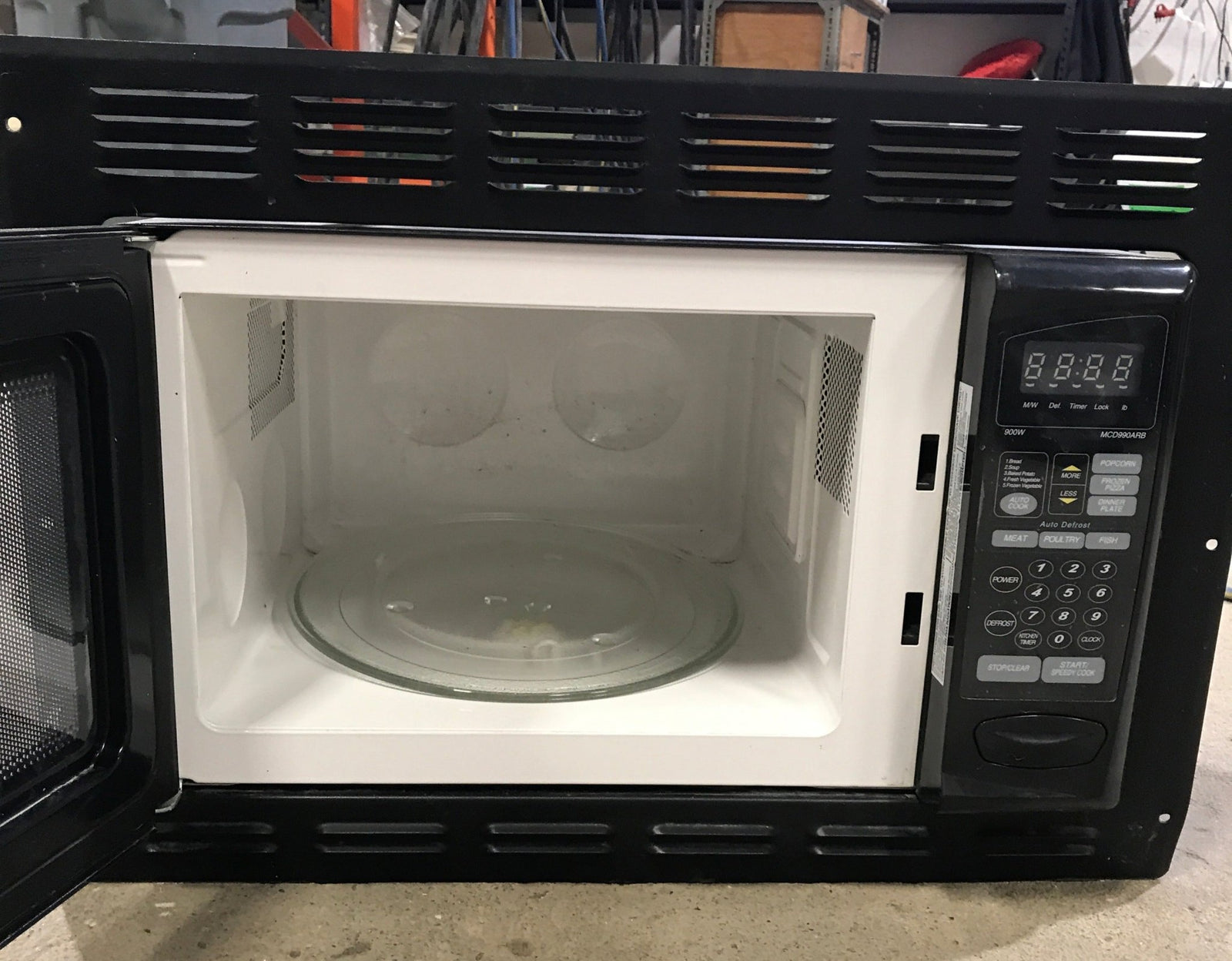 Used RV Microwave Magic Chef 19 1/2