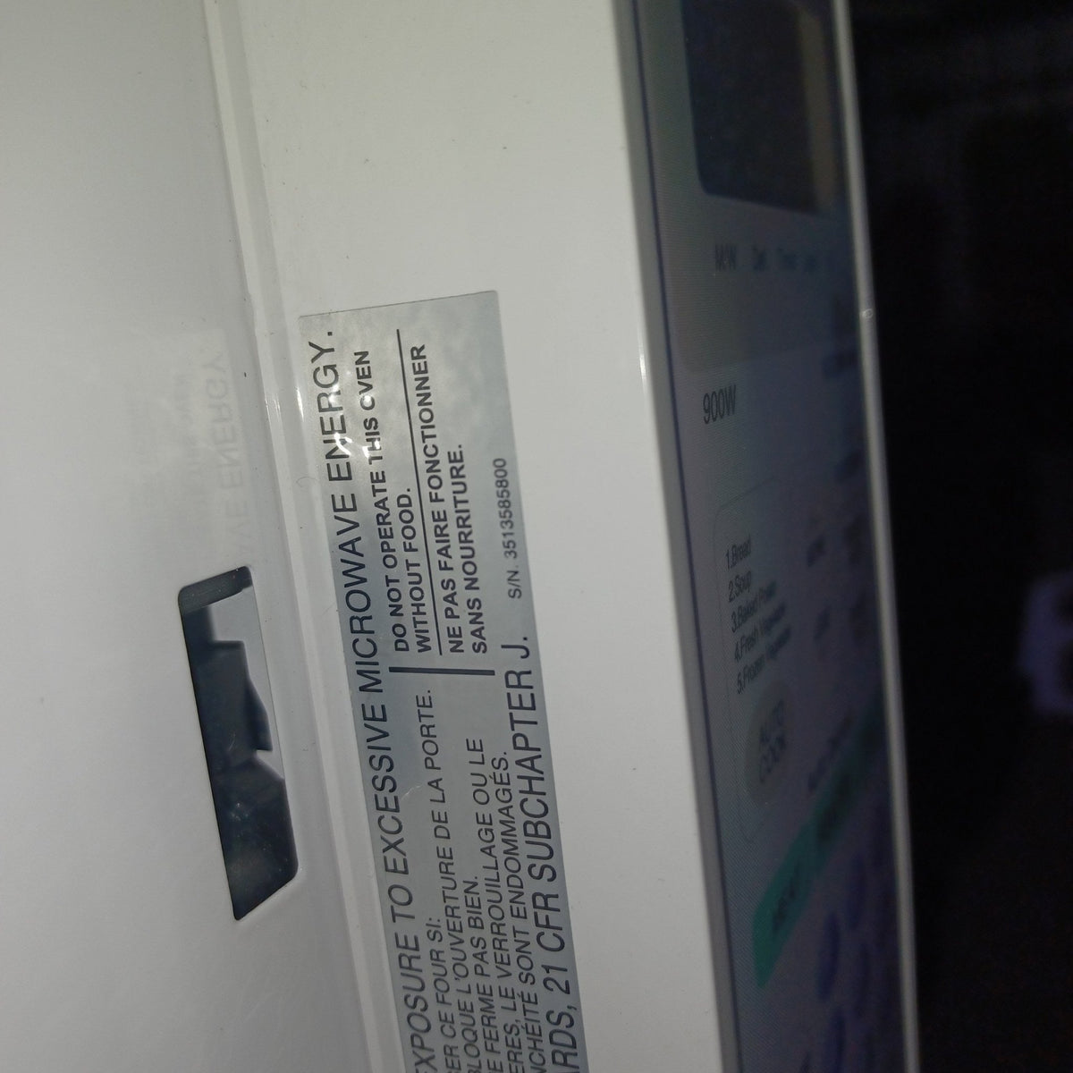 Used RV Microwave Magic Chef 19.5″ X 15″ X 12.75″ - Model No. MCD990ARW - Young Farts RV Parts