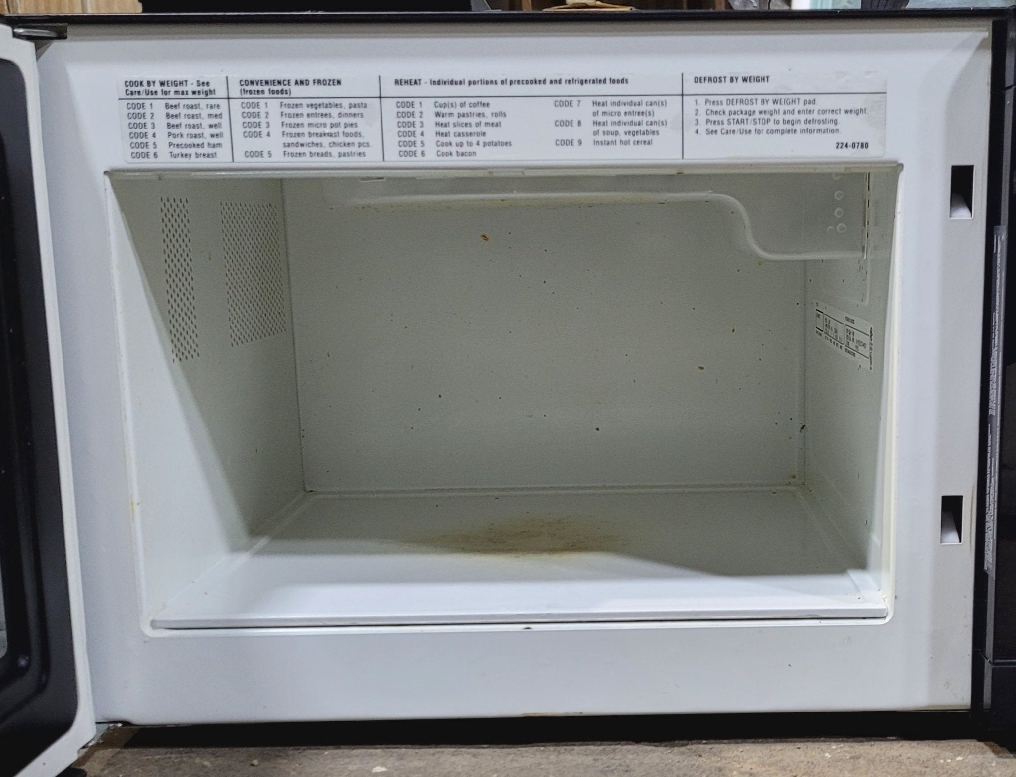 Used RV Microwave Magic Chef 20 3/8" W x 12 3/4" H x 13 1/4" D - Young Farts RV Parts