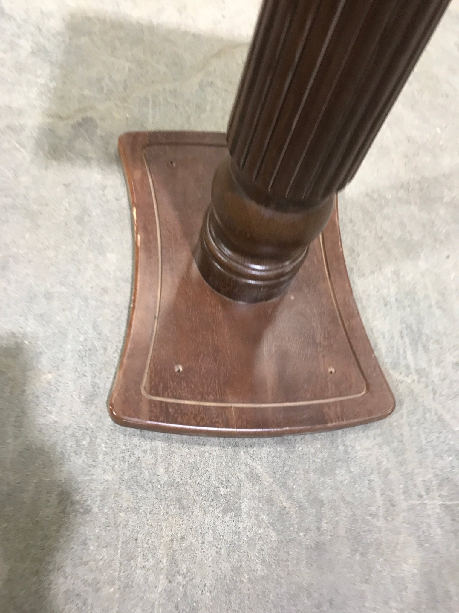 Used RV Pedestal Style Table Leg 25 1/2