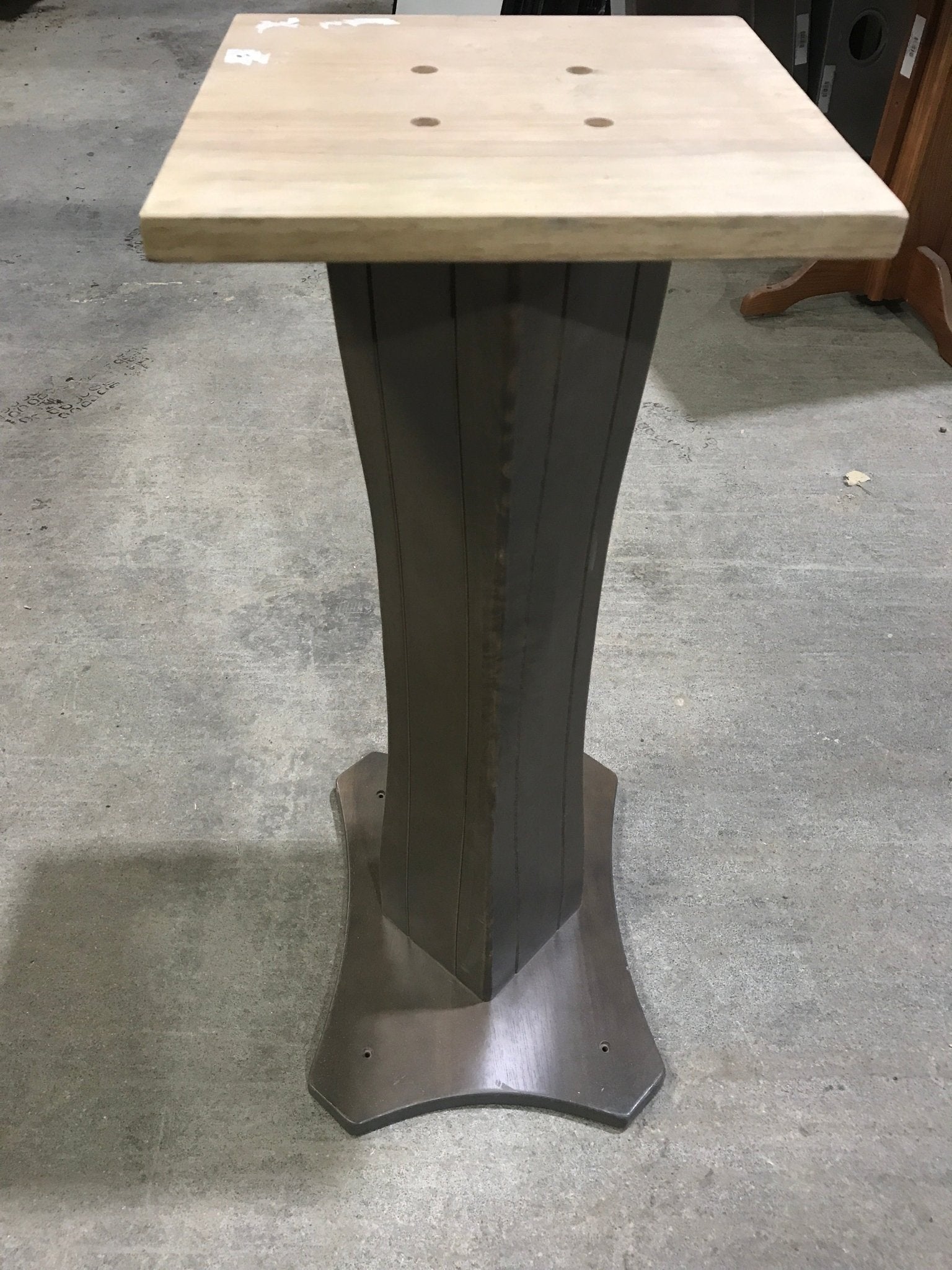 Used RV Pedestal Style Table Leg 29 1/2