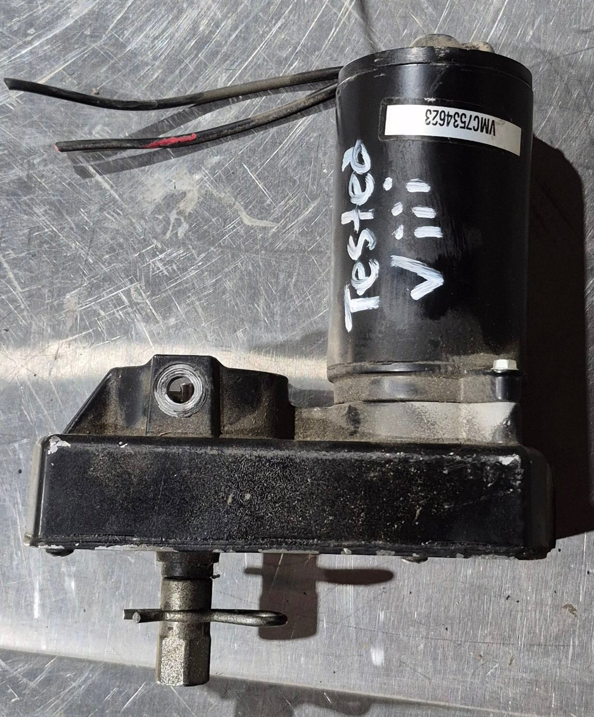 Used RV Slide Out Motor 18:1 - VMC7534623 - Young Farts RV Parts